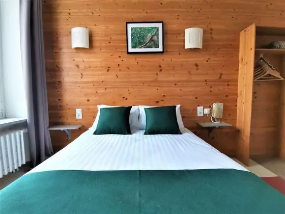 Classic Tek Büyük Yataklı Oda