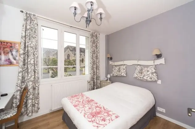 Standard Tek Büyük Yataklı Oda