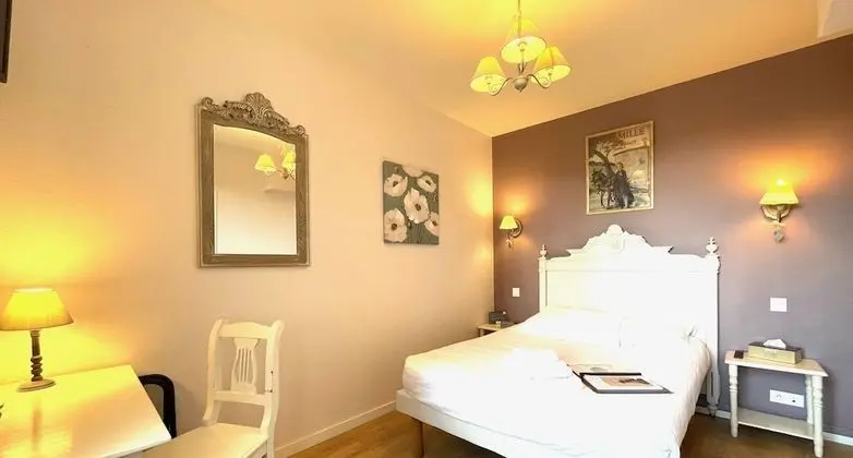 Standard Tek Büyük Yataklı Oda