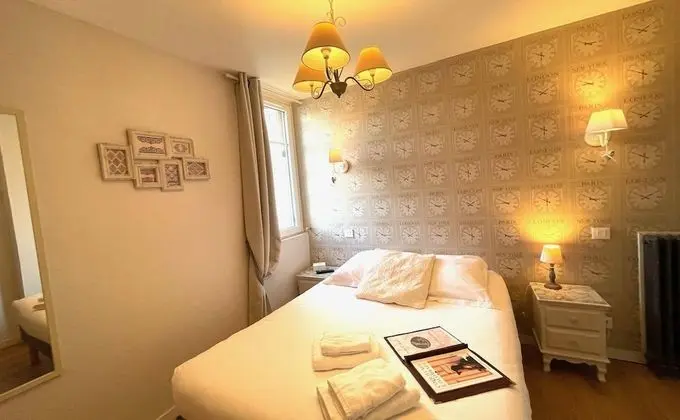 Standard Tek Büyük Yataklı Oda