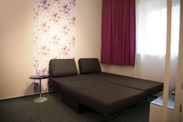 Family Oda, Avlu Manzaralı