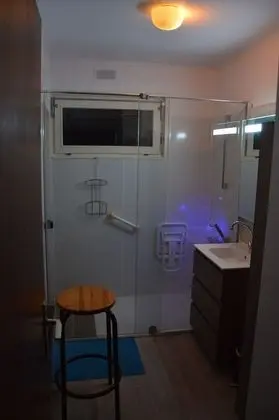 Dört Kişilik Oda, Ortak Banyo