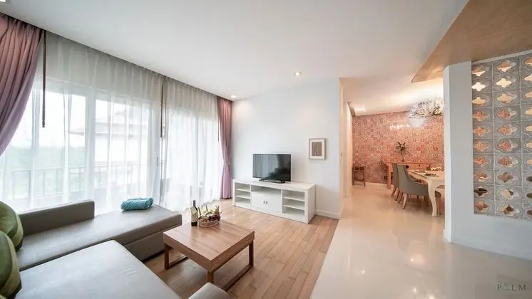 Exclusive Tek Büyük Yataklı Oda, 1 Yatak Odası, Havuz Manzaralı