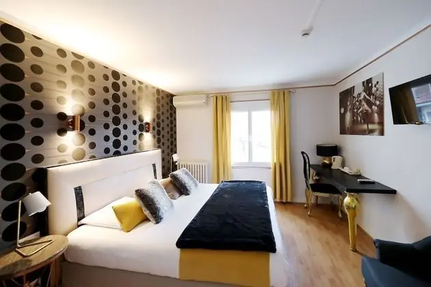 Premium Tek Büyük Yataklı Oda