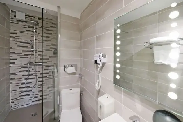 Premium Tek Büyük Yataklı Oda