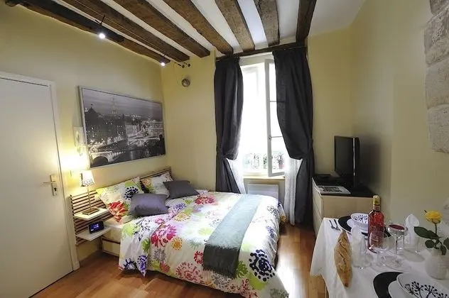 Stüdyo (Home Sweet Home)