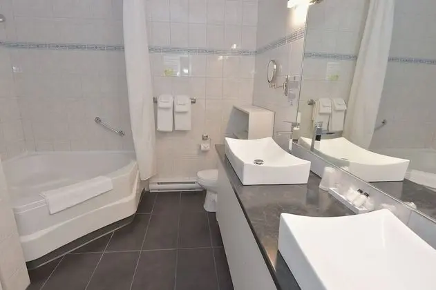 Standard Oda, 2 Büyük (Queen) Boy Yatak, Küçük Mutfak, Nehir Manzaralı