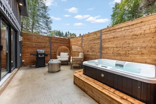 Exclusive Dağ Evi, 1 En Büyük (King) Boy Yatak, Sıcak Su Havuzu, Avlu Manzaralı