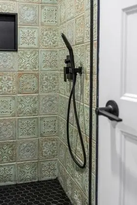 Executive Dağ Evi, 1 En Büyük (King) Boy Yatak, Sıcak Su Havuzu, Avlu Manzaralı