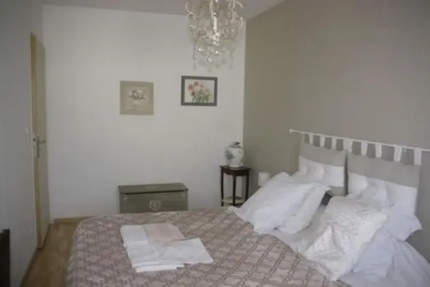 Tek Büyük Yataklı Oda, Ortak Banyo