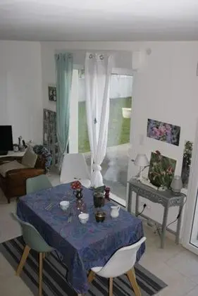 Tek Büyük Yataklı Oda, Ortak Banyo