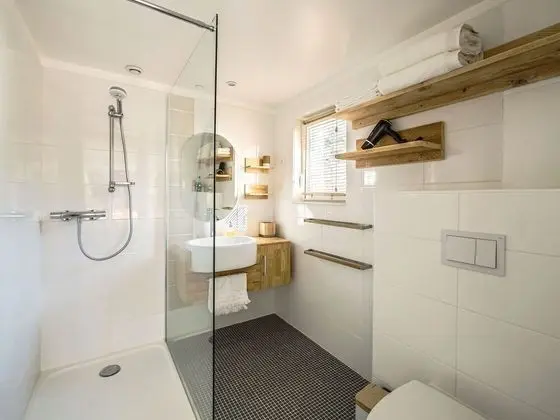 Superior Tek Büyük Yataklı Oda, Özel Banyo, Bahçe Manzaralı (POSTO NOVE)