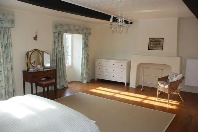 Tek Büyük Yataklı Oda (La Huppe)