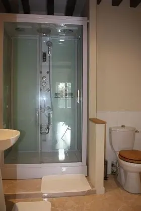 Tek Büyük Yataklı Oda (La Huppe)