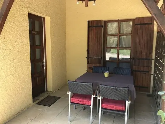 Kır Evi, 2 Yatak Odası, Havuz Manzaralı