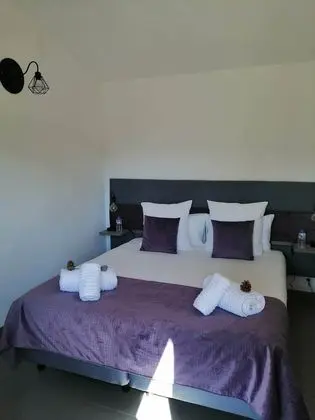 Traditional Tek Büyük Yataklı Oda
