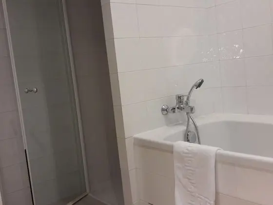 Superior Tek Büyük Yataklı Oda, Banyolu/Duşlu, Park Manzaralı (Safran)