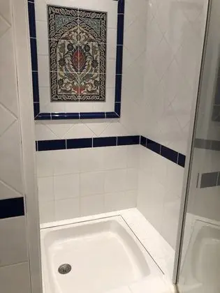 Standard Üç Kişilik Oda (2)