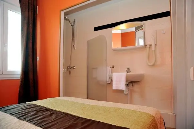 Economy Tek Büyük Yataklı Oda