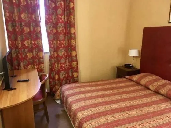 Classic Tek Büyük Yataklı Oda