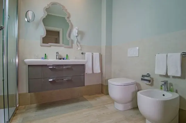 1 Çift Kişilik Veya 2 Tek Kişilik Yatak Superior Side Sea View