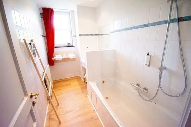 Superior Tek Büyük veya İki Ayrı Yataklı Oda