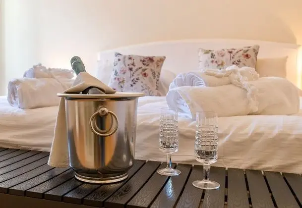 Honeymoon Oda, 1 En Büyük (King) Boy Yatak (Les Suites di Sara 5)