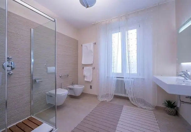 Honeymoon Oda, 1 En Büyük (King) Boy Yatak (Les Suites di Sara 5)