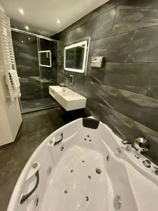 Supérieure Double Room, vue lac, terrasse, Baignoire balnéothérapie