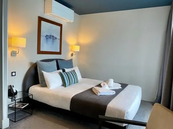 Superior Tek Büyük Yataklı Oda, Sıcak Su Küveti, Göl Manzaralı (Chambotte et Mont Granier)