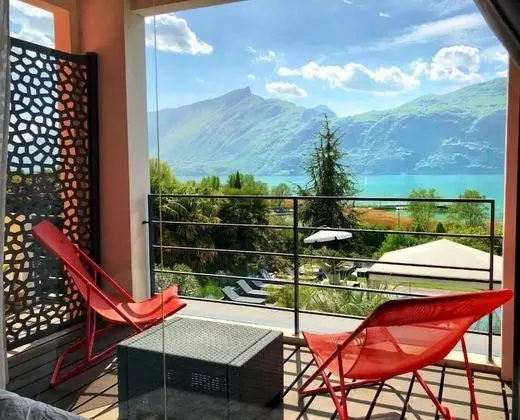 Superior Tek Büyük Yataklı Oda, Sıcak Su Küveti, Göl Manzaralı (Chambotte et Mont Granier)