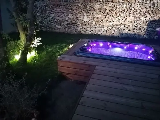 Superior Süit, Sıcak Su Havuzu