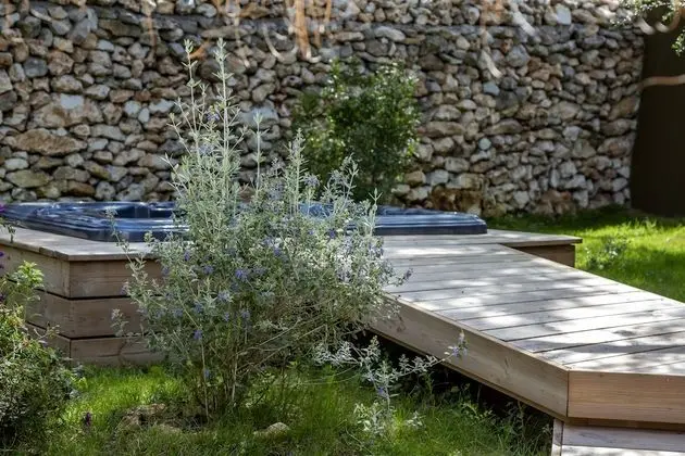 Superior Süit, Sıcak Su Havuzu