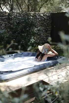 Superior Süit, Sıcak Su Havuzu