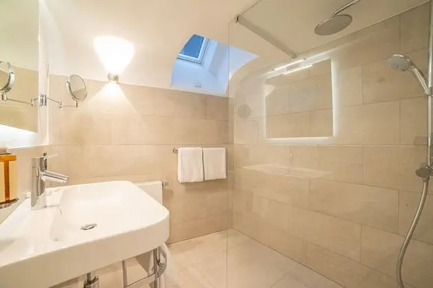 Tek Büyük veya İki Ayrı Yataklı Oda