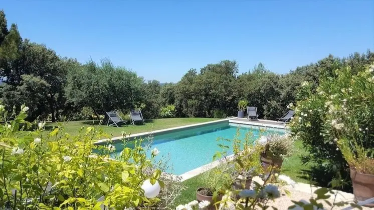 Comfort Oda, 1 En Büyük (King) Boy Yatak, Balkon, Havuz Manzaralı