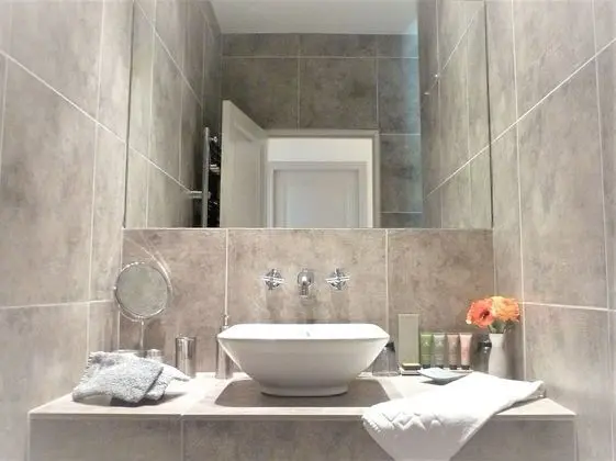 Superior Oda, 1 En Büyük (King) Boy Yatak, Havuz Kullanımı, Zemin Kat