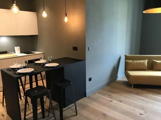 Standard Apart Daire, Balkon (402)