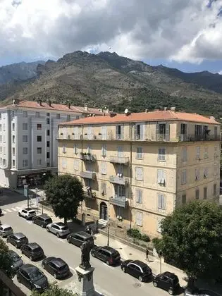 Standard Apart Daire, Balkon (402)