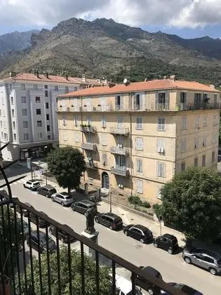 Standard Apart Daire, Balkon (402)