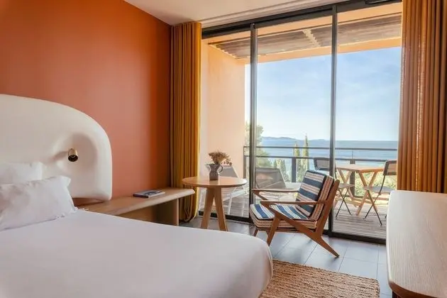 Tek Büyük Yataklı Oda, Balkon