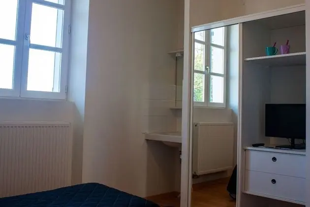 İki Ayrı Yataklı Oda, Ortak Banyo