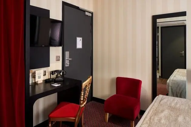 Classic Oda, 1 Büyük (Queen) Boy Yatak