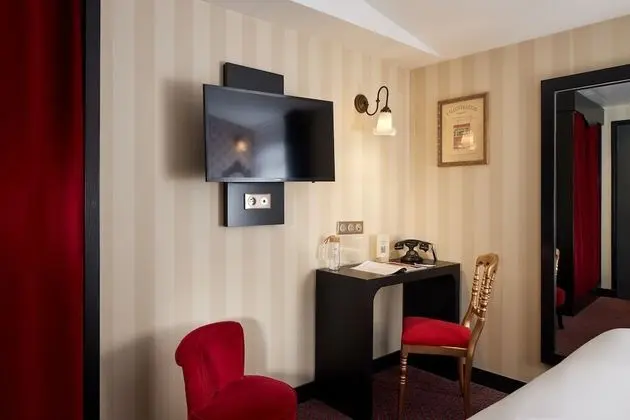 Classic Oda, 1 Büyük (Queen) Boy Yatak