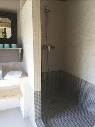 Comfort Tek Büyük Yataklı Oda, Banyolu/Duşlu (chambre 1)