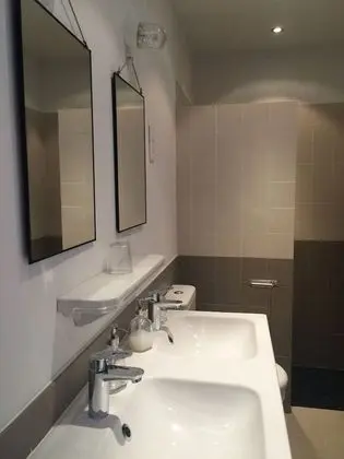Design Tek Büyük Yataklı Oda, Banyolu/Duşlu (Chambre 2)