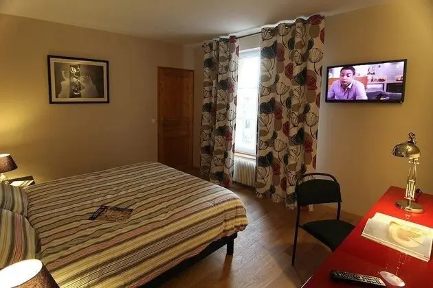 Oda, 1 Büyük (Queen) Boy Yatak, Engellilere Uygun, Sigara İçilmez (Chambre 2)