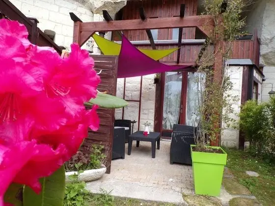 Dört Kişilik Oda, Sigara İçilmez (Le Logis du Gardien)