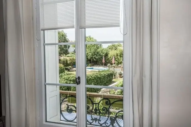 Comfort Tek Büyük Yataklı Oda, Bahçe Manzaralı (N°4 Café Crème)