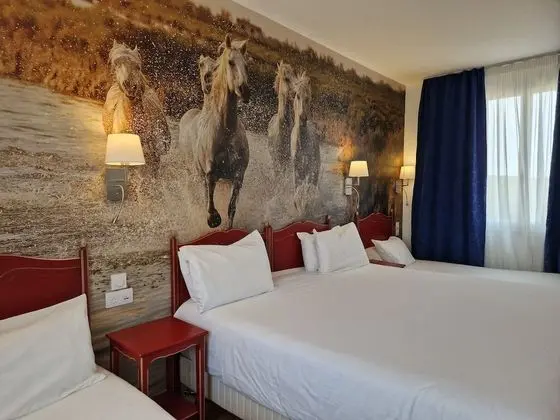 Family Dört Kişilik Oda